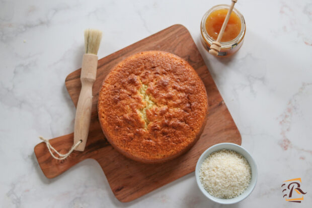 Preparazione torta al cocco