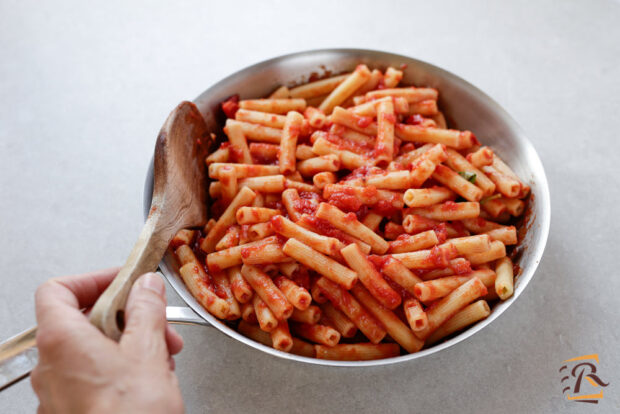 Come fare la pasta al forno con le melanzane