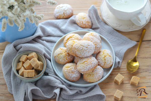 Biscotti al latte da inzuppare nel latte