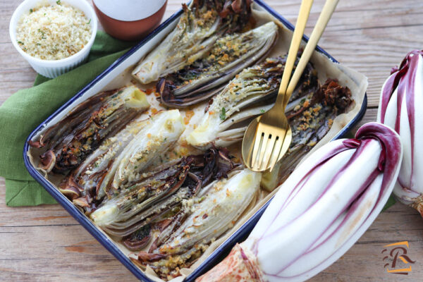 Radicchio al forno, un contorno croccante e light