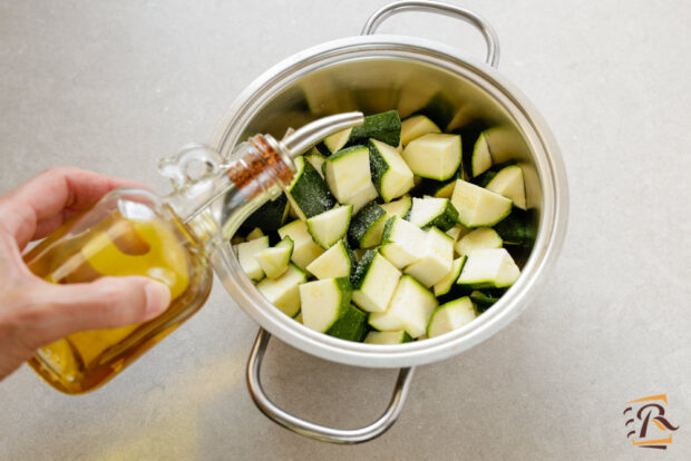 Come fare la pasta con la crema di zucchine