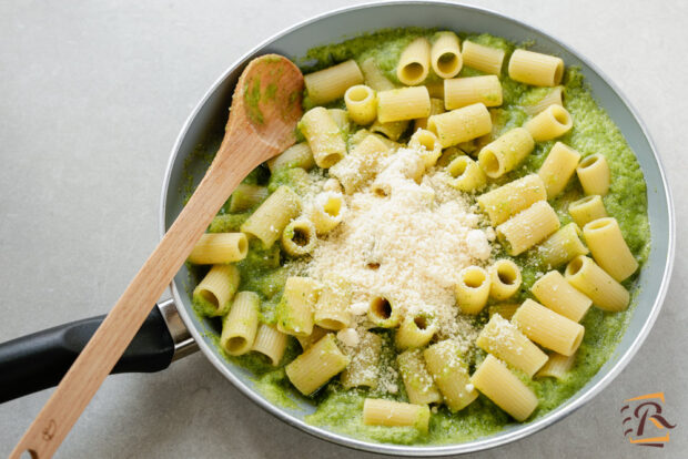 Come fare la pasta con la crema di zucchine