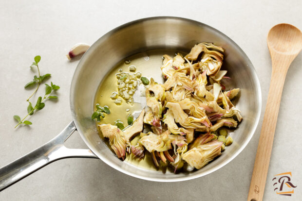 Come fare la pasta con i carciofi