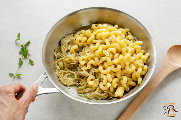 Come fare la pasta con i carciofi