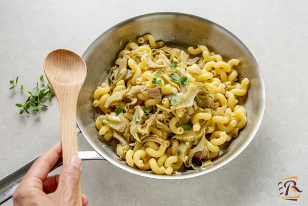 Come fare la pasta con i carciofi