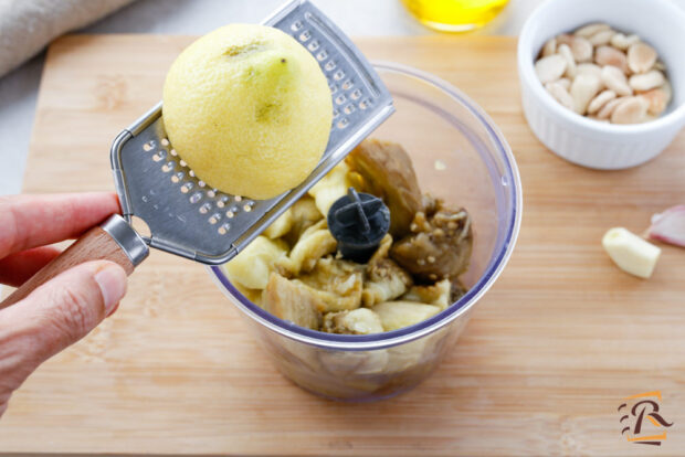 Come fare il pesto di melanzane