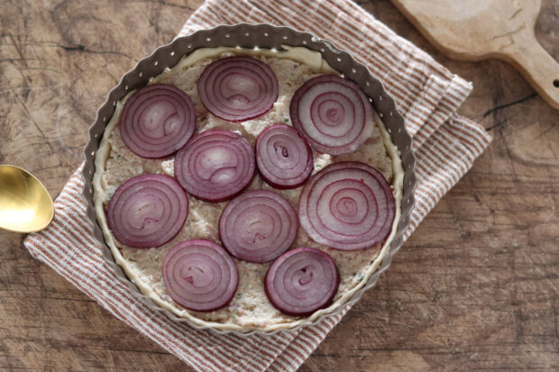 Torta salata di tonno e cipolle