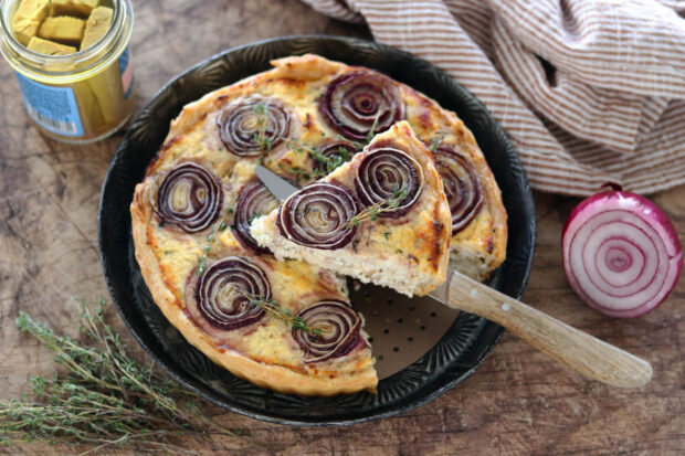 Torta salata di tonno e cipolle