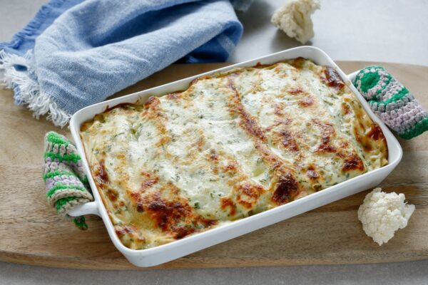 Servono pochi ingredienti per fare dei cannelloni diversi dal solito: questi cannelloni di cavolfiore non ti faranno rimpiangere quelli classici