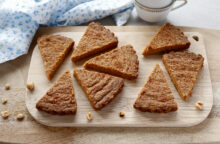 Shortbread alle nocciole con zucchero di canna