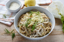 Spaghetti integrali con porro e finocchio aromatizzati al limone