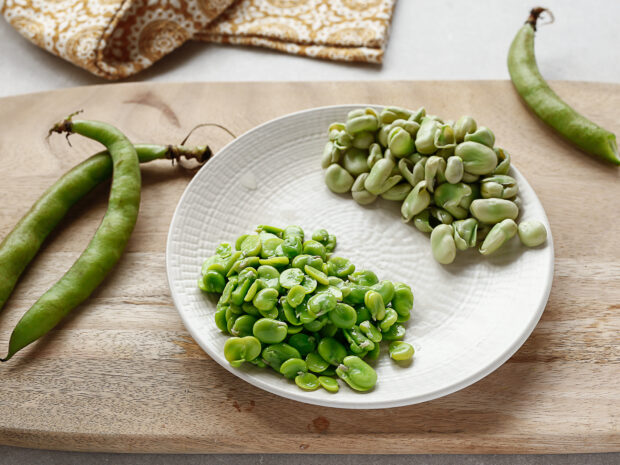 Pasta con fave, ricotta salata e menta