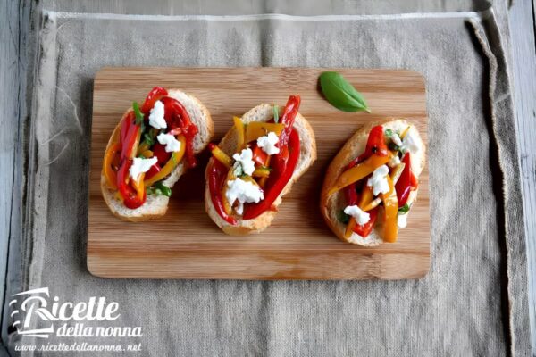 Come fare le bruschette con il pane raffermo per delle bruschette con peperoni buonissime