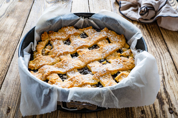 Crostata con marmellata ai frutti di bosco, come farla usando la pasta frolla della crostata morbida