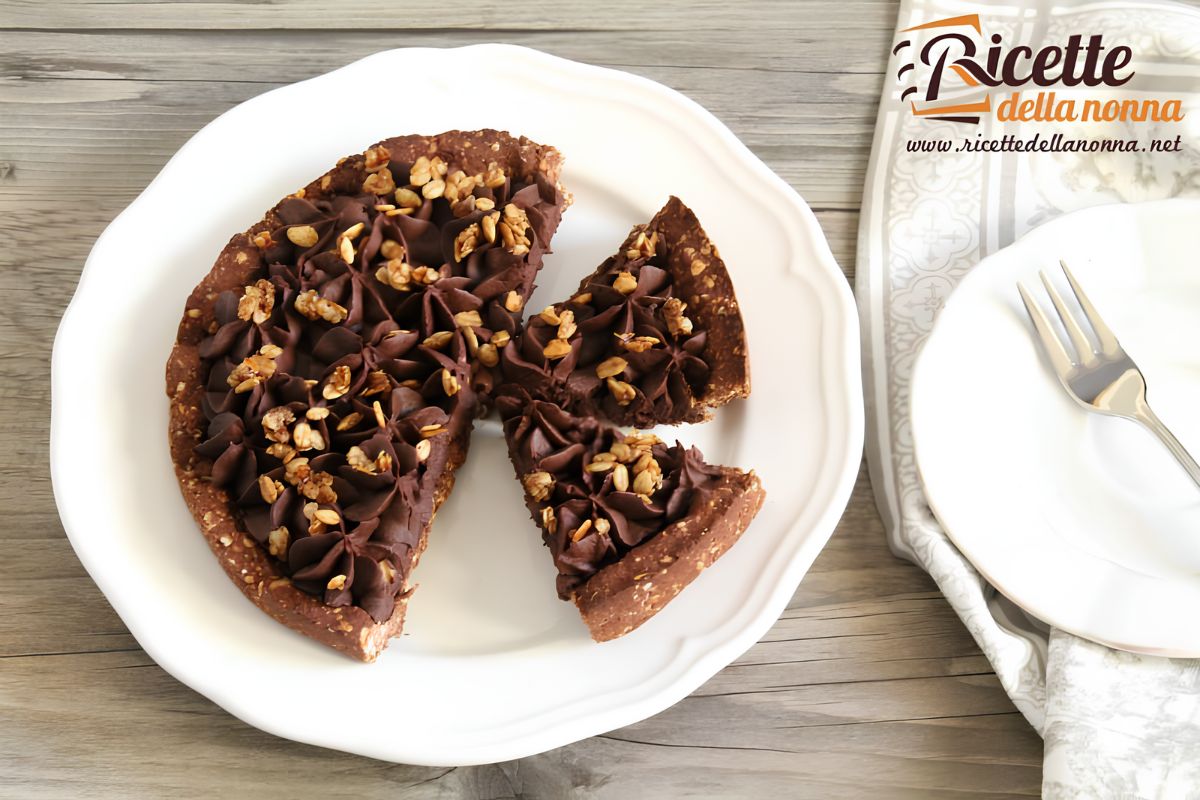 Golosa e adatta anche ai vegani: qual è e quali sono gli ingredienti della crostata al cioccolato che tutti amano e che tutti possono mangiare