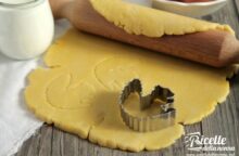 Hai bisogno di una ricetta light per crostata e biscotti? Prova questa pasta frolla light allo yogurt senza burro e senza olio per dolci buoni e leggeri