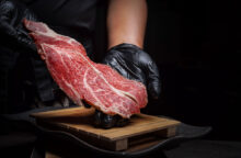 Può costare anche 1000 euro al chilo, ed è la carne più pregiata al mondo: qual è e perchè il suo prezzo è da milionari
