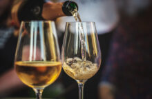 Sai che cos’è il perlage del vino? Di sicuro lo hai visto anche tu, ed è una cosa importante non solo per motivi estetici