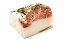 Viene dalla Valle d’Aosta uno dei migliori salumi italiani: cosa sapere sul vero Lard d’Arnad