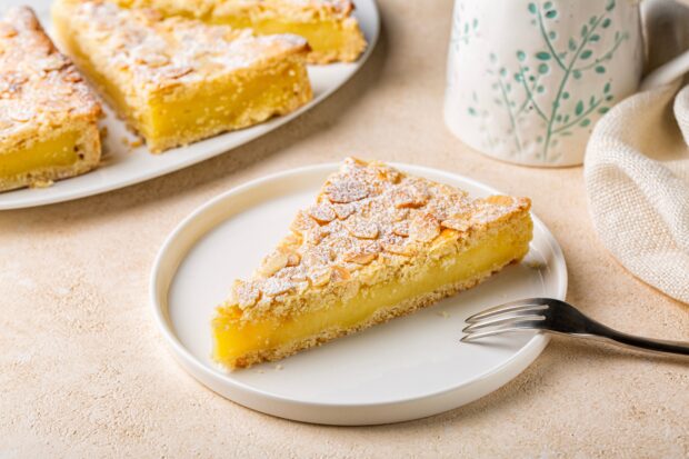 Crostata di crema e mele