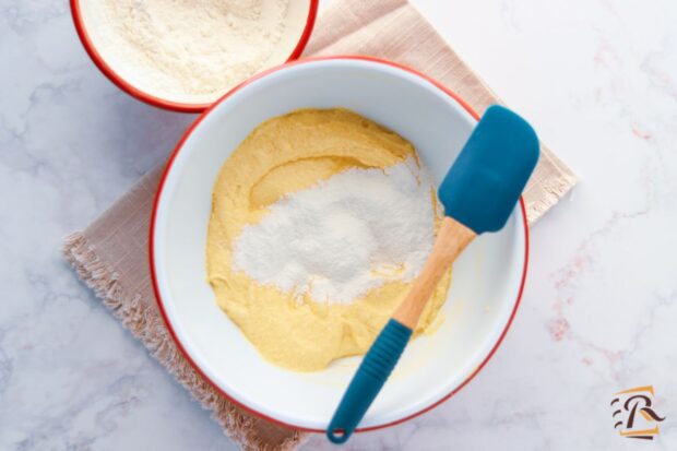 Come fare ciambella bicolore 3