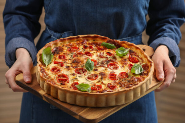 È la torta salata più famosa della cucina francese: come fare una quiche perfetta e 5 varianti sfiziose da provare