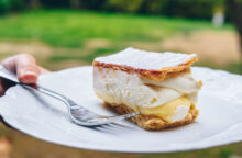 È tra i dolci più classici e amati di sempre: segreti, variazioni e la differenza con il diplomatico