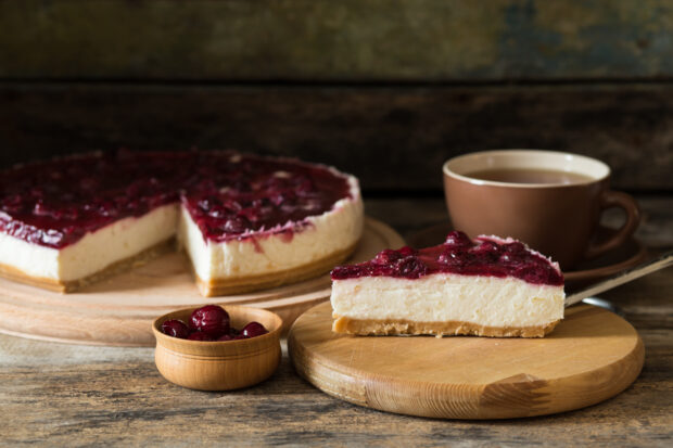 Torta di yogurt di soia e ciliege