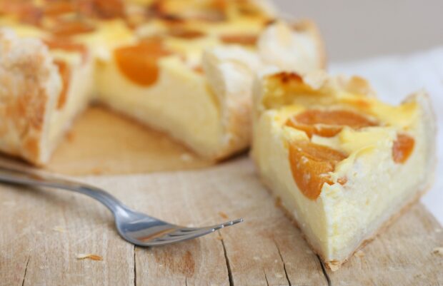 Crostata di albicocche e ricotta