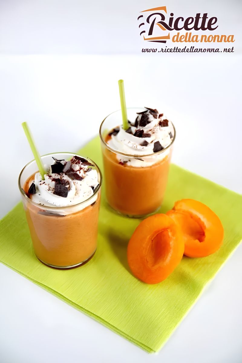 Dessert di albicocche, foto