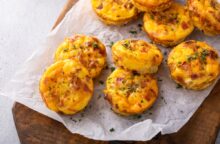Con queste dosi ne fai 8: semplici o con le verdure, questi muffin salati integrali ti svoltano l’aperitivo