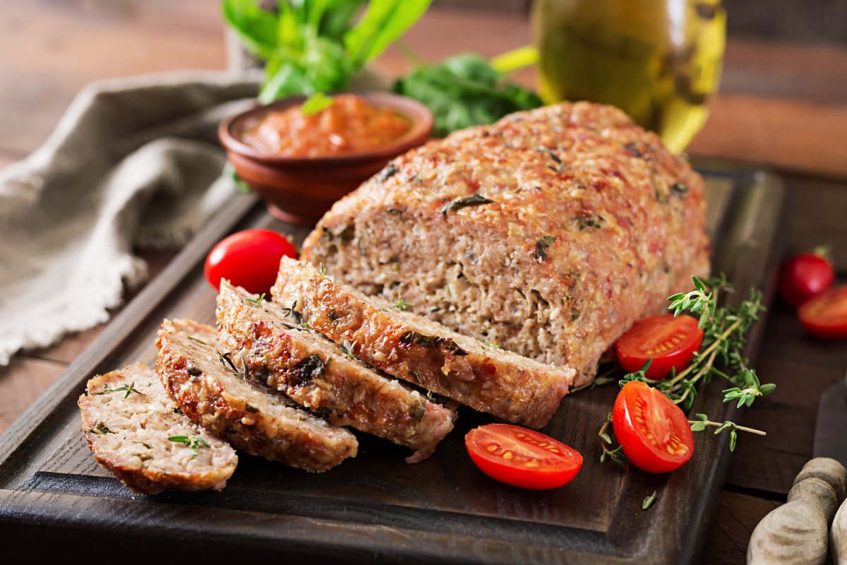 Voglia di polpettone anche in estate? Provalo freddo e senza uova: ricetta del polpettone estivo
