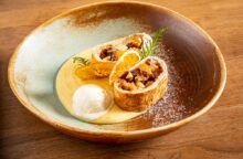 Hai mai pensato di aggiungere l’arancia al classico strudel di mele? Il risultato è imbattibile