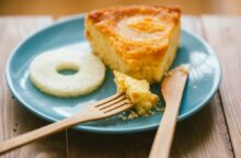 È il dolce da preparare quando hai poco tempo: questa torta all’ananas è pronta in 30 minuti e ha degli ingredienti segreti