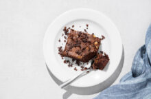 Hai mai fatto una torta di pane? Ricetta al cioccolato del dolce povero di una volta