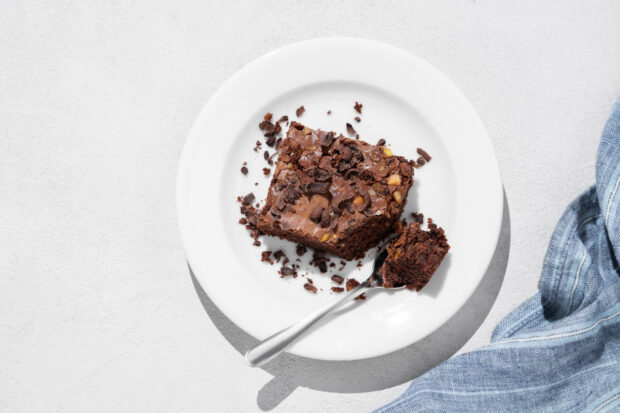 Torta di Pane al cioccolato su un piatto