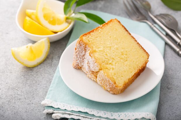 Ciambella senza glutine con albicocche, limone e cannella