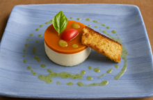 Per fare questa cheesecake salata ho usato un formaggio tipicamente italiano: il risultato è un inno al mediterraneo