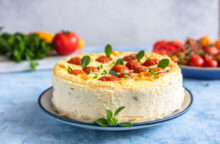 Cheesecake salata con taralli e pomodorini