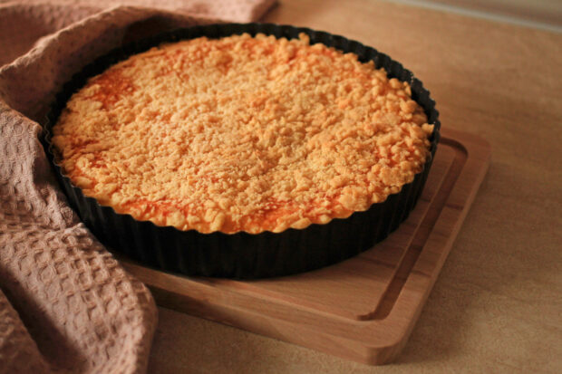 Torta Millefrolle con fragole, in teglia circolare, con pasta frolla sbriciolata