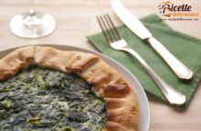 È buona sia calda che fredda: com’è fatta la torta verde e cosa c’è dentro