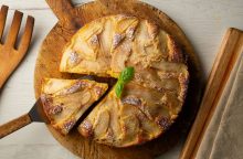 Torta yogurt pere e cioccolato