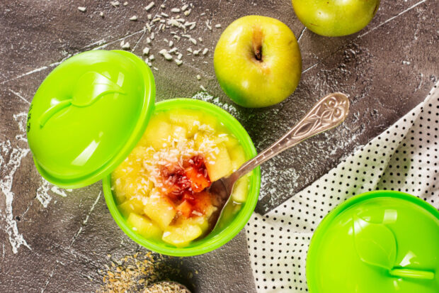 Yogurt cotto con mele verdi