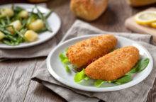 Sembra un piatto da fast food ma è leggero ed economico: fai il merluzzo panato al forno così