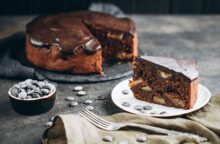 Torta con mele e cioccolato