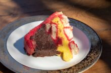 Ricetta della torta zuppa inglese, il dolce particolare da provare assolutamente