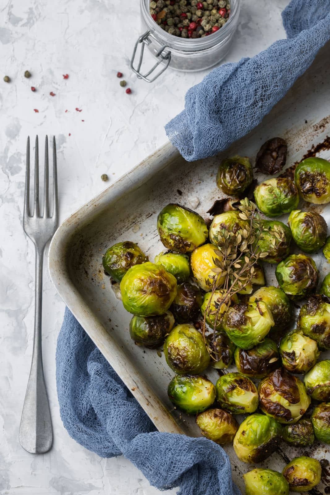 Cavoletti di Bruxelles al forno vertical