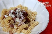Pasta speck e philadelphia: un primo piatto veloce ma di gusto
