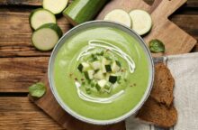 Crema di zucchine, il piatto salutare da portare in tavola per i primi freddi