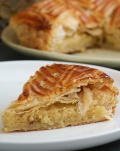 crostata con crema frangipane